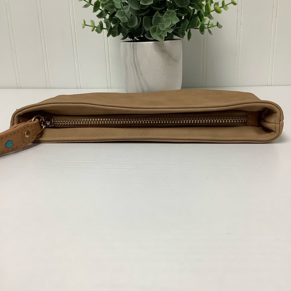 Shiraleah Boho Wristlet - Picture 8 of 13